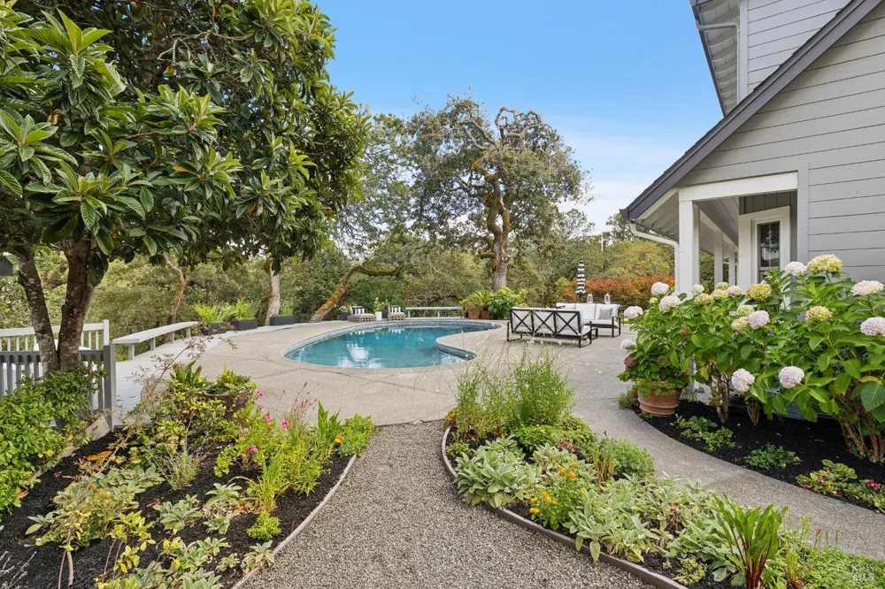 1811 Katie Lane Sonoma, CA 95476