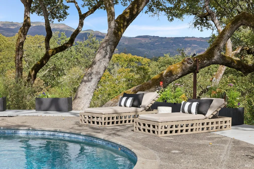 1811 Katie Lane Sonoma, CA 95476