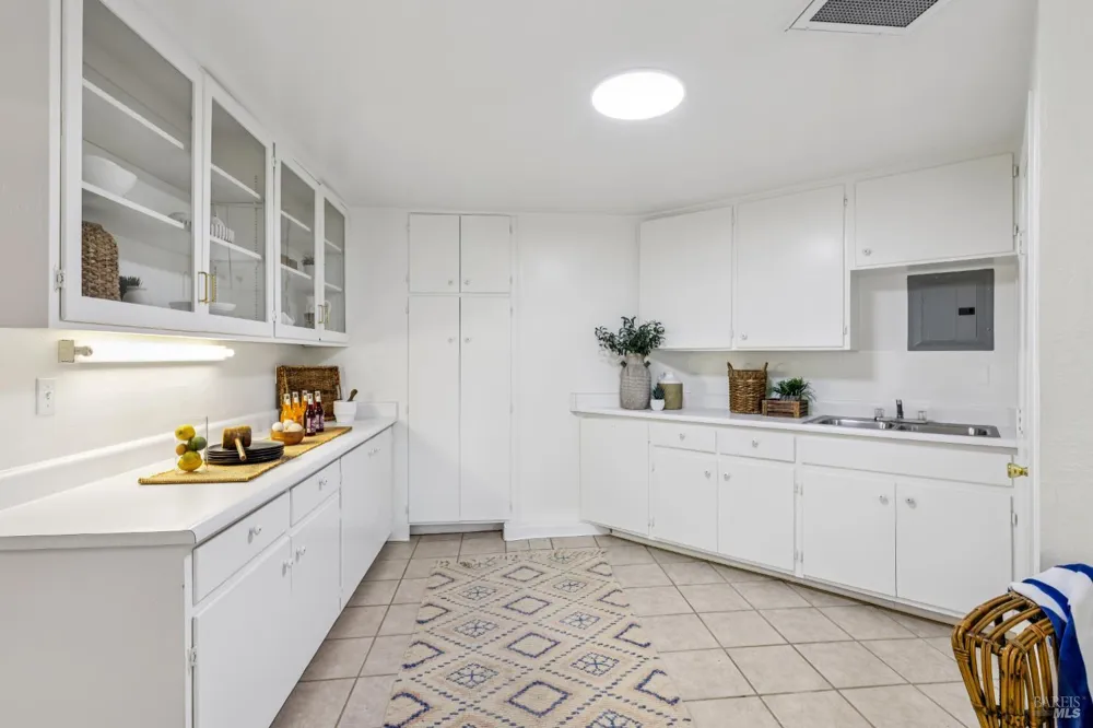 1811 Katie Lane Sonoma, CA 95476