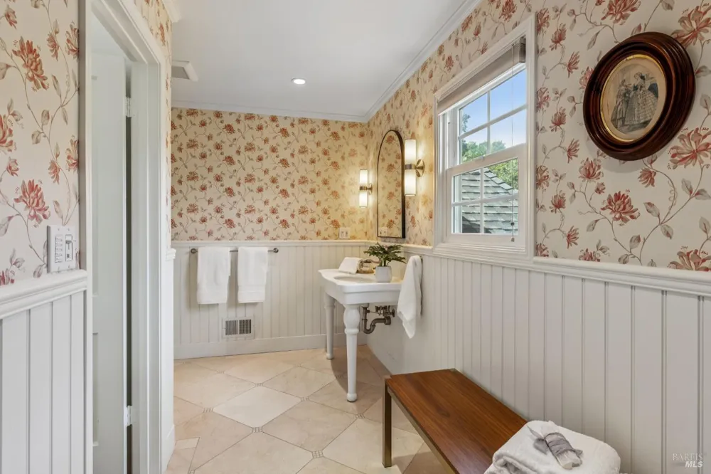 1811 Katie Lane Sonoma, CA 95476