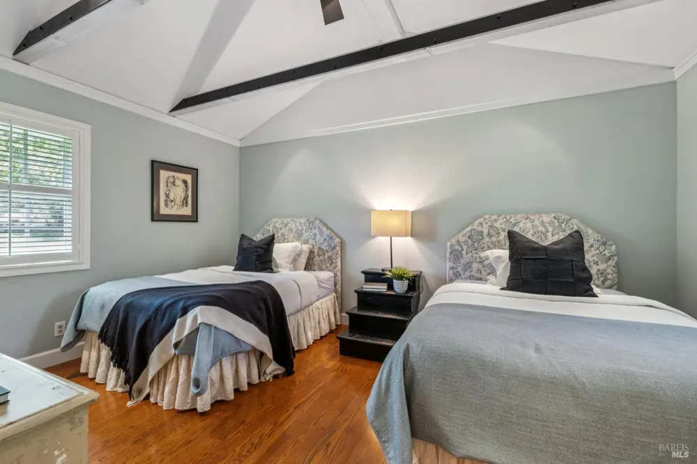 1811 Katie Lane Sonoma, CA 95476