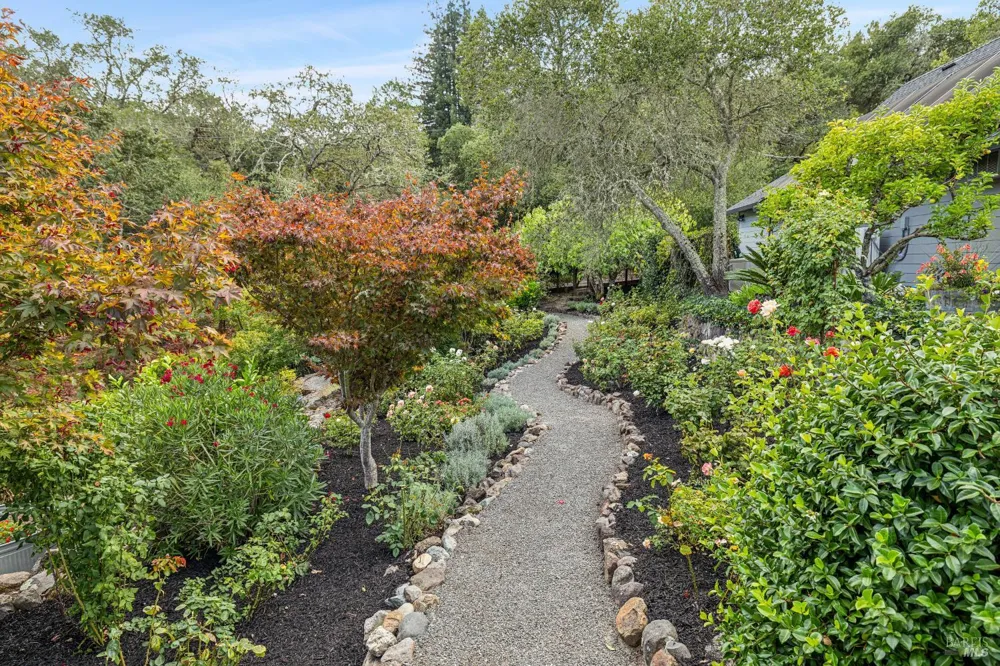 1811 Katie Lane Sonoma, CA 95476