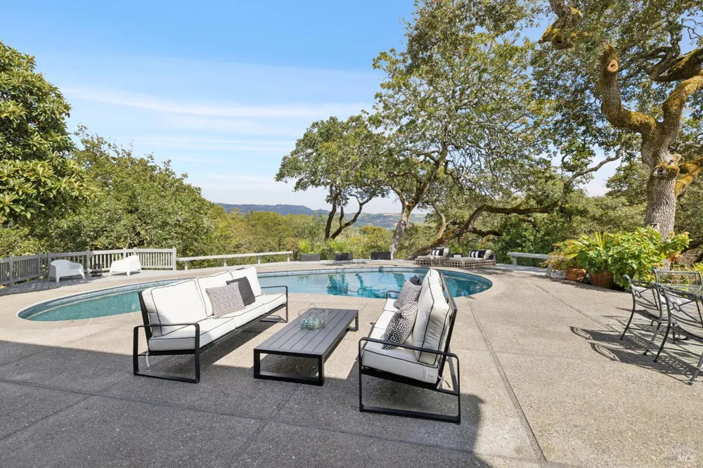 1811 Katie Lane Sonoma, CA 95476