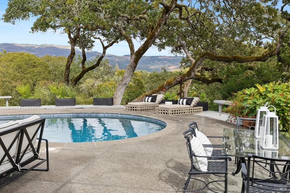 1811 Katie Lane Sonoma, CA 95476