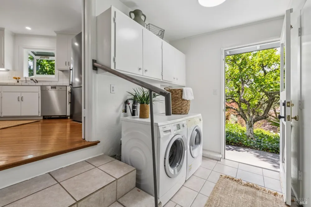 1811 Katie Lane Sonoma, CA 95476