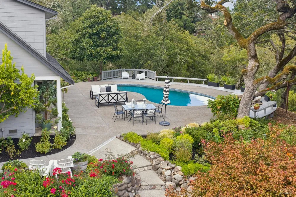 1811 Katie Lane Sonoma, CA 95476