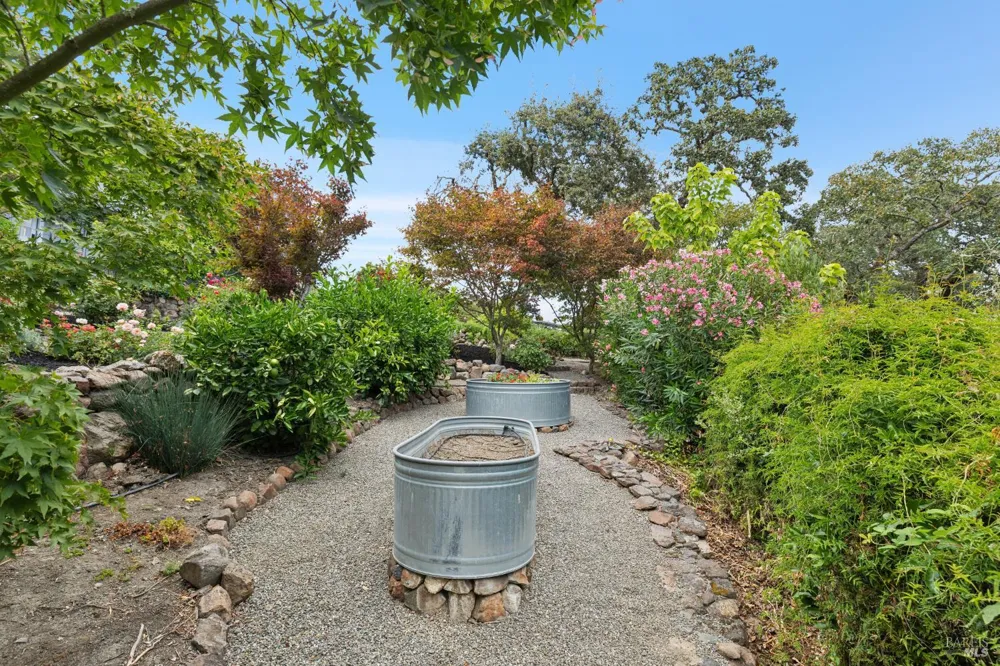 1811 Katie Lane Sonoma, CA 95476