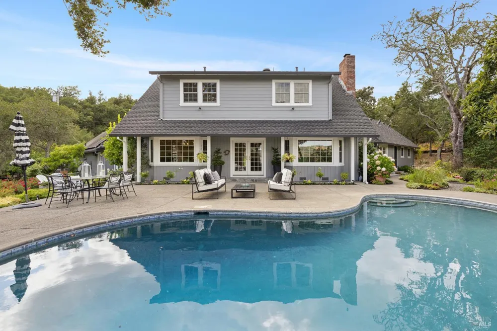 1811 Katie Lane Sonoma, CA 95476