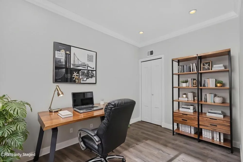 111 S Orange Grove Boulevard #105 Pasadena, CA 91105