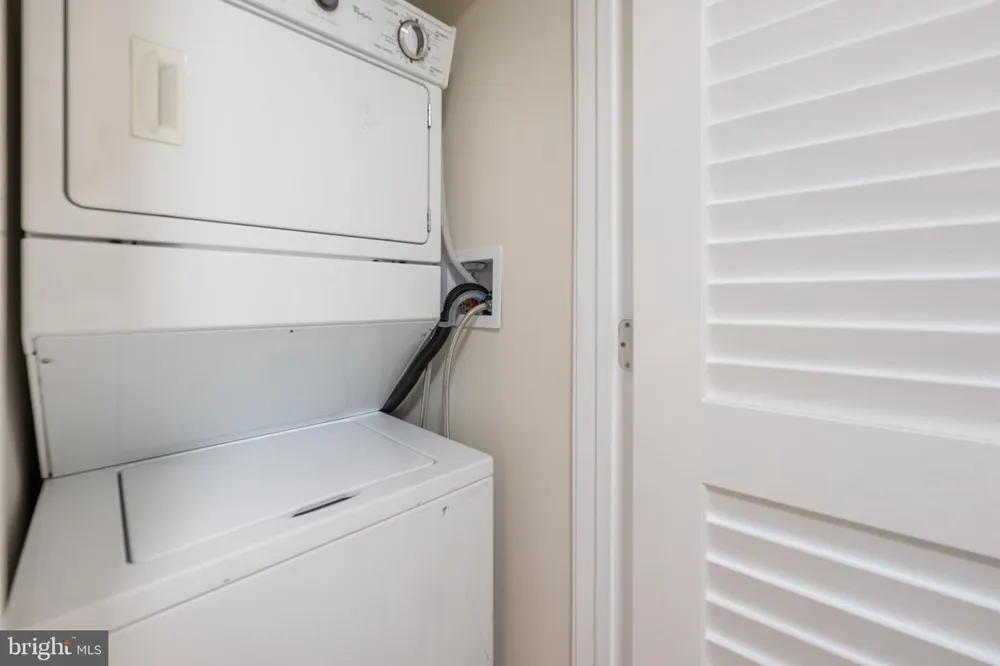 2907 16TH ROAD S #2907B Arlington, VA 22204