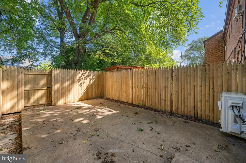 2907 16TH ROAD S #2907B Arlington, VA 22204