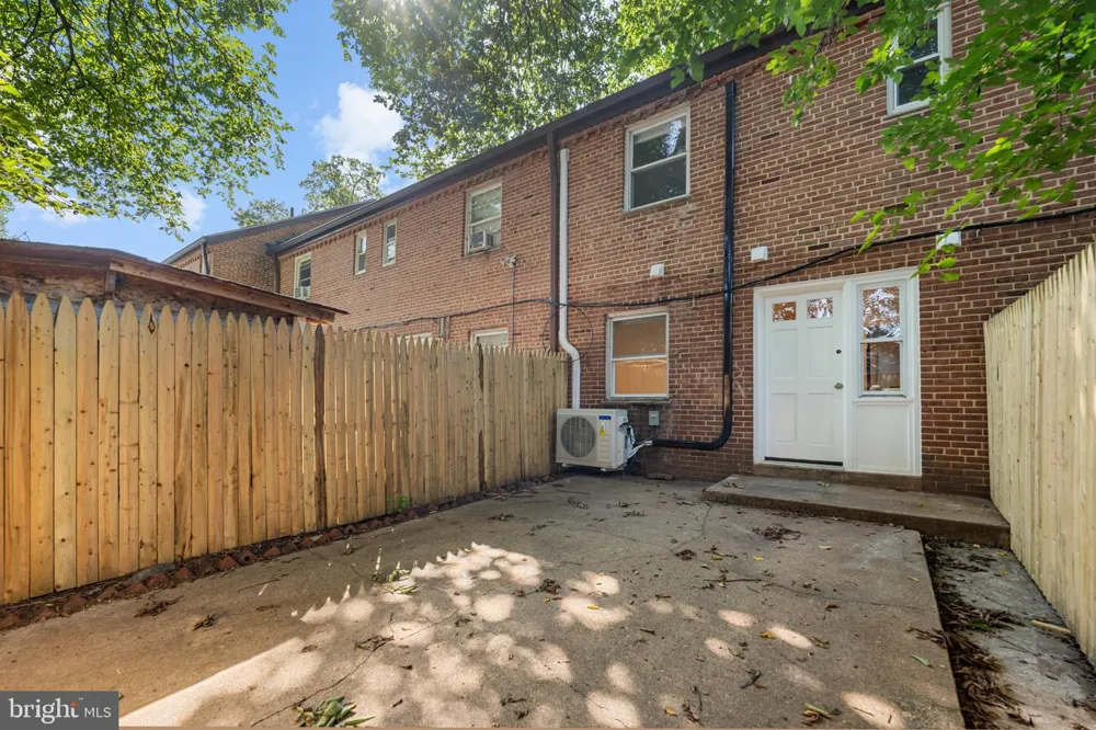 2907 16TH ROAD S #2907B Arlington, VA 22204