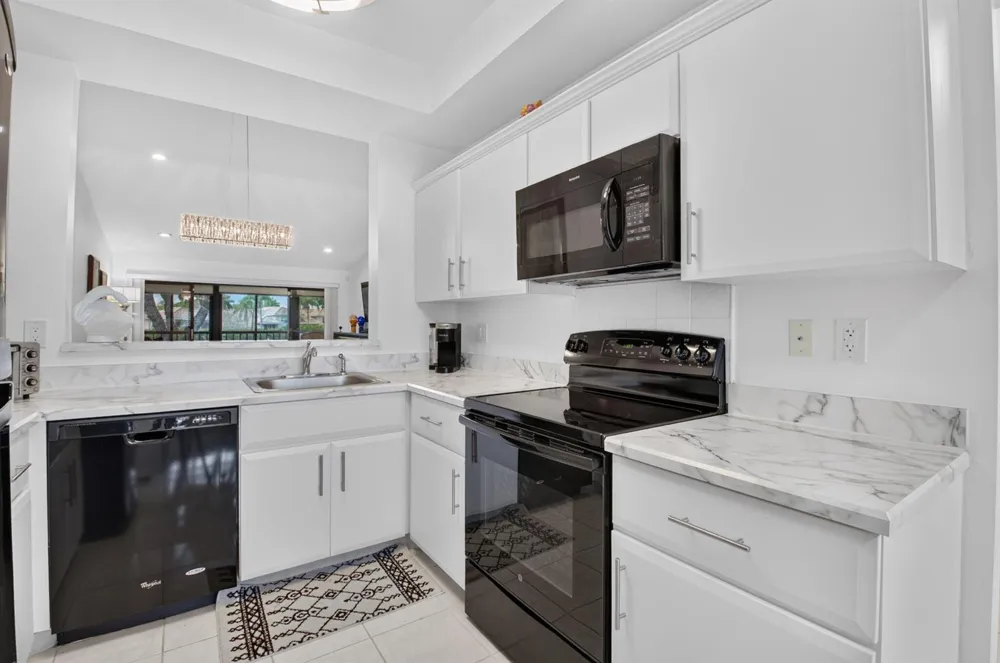 5086 Golfview Court #1622 Delray Beach, FL 33484
