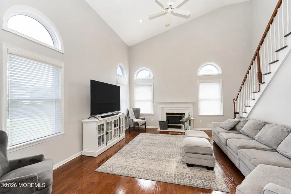 8 Alyssa Lane Manalapan, NJ 07726