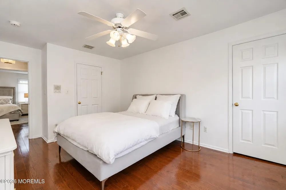 8 Alyssa Lane Manalapan, NJ 07726
