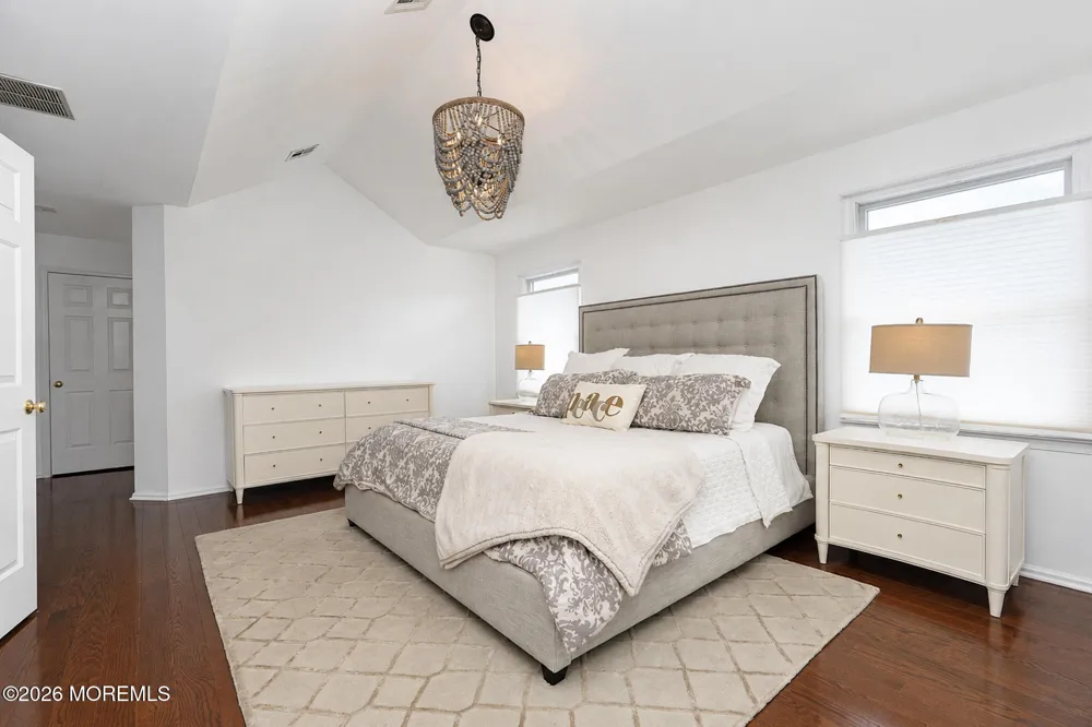 8 Alyssa Lane Manalapan, NJ 07726