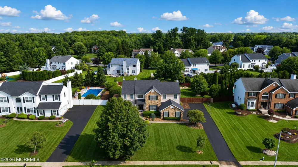 8 Alyssa Lane Manalapan, NJ 07726