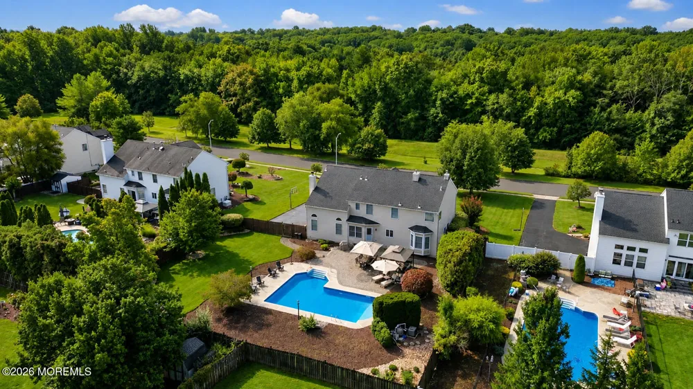 8 Alyssa Lane Manalapan, NJ 07726