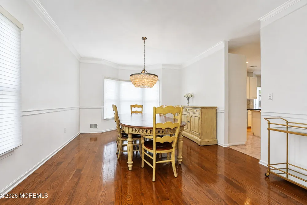 8 Alyssa Lane Manalapan, NJ 07726