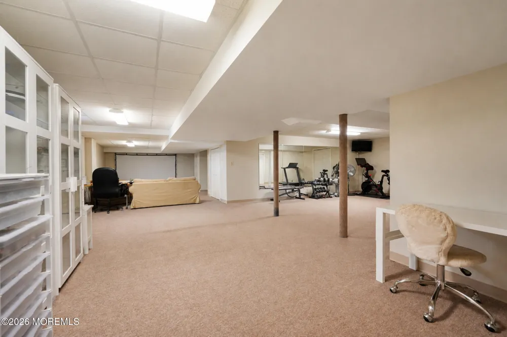 8 Alyssa Lane Manalapan, NJ 07726