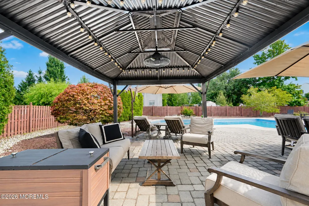 8 Alyssa Lane Manalapan, NJ 07726