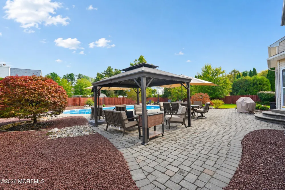 8 Alyssa Lane Manalapan, NJ 07726
