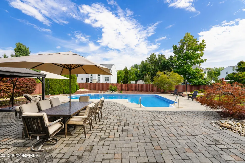 8 Alyssa Lane Manalapan, NJ 07726