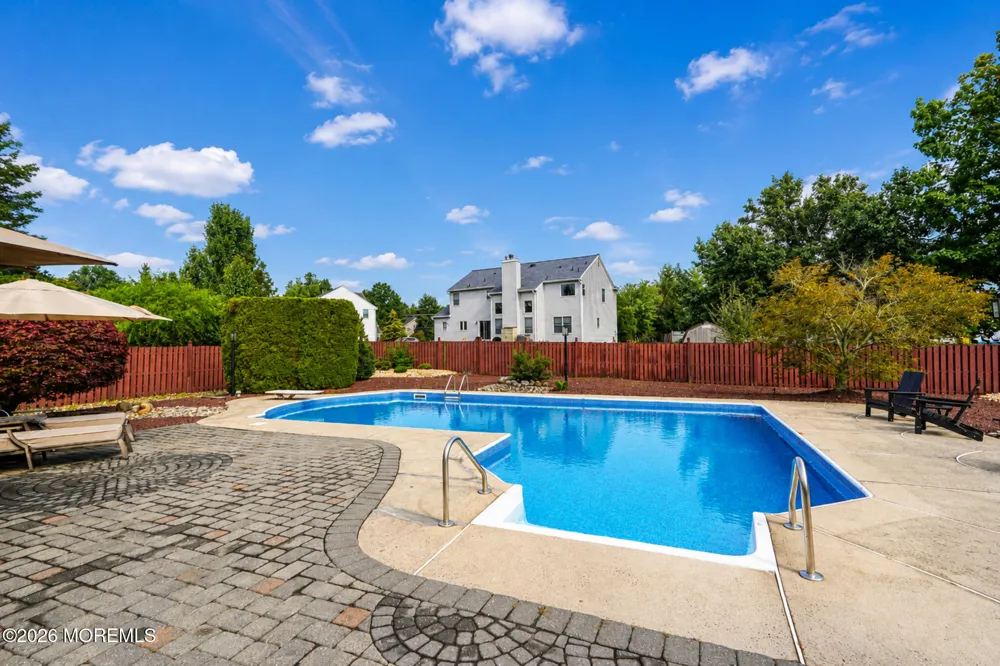 8 Alyssa Lane Manalapan, NJ 07726