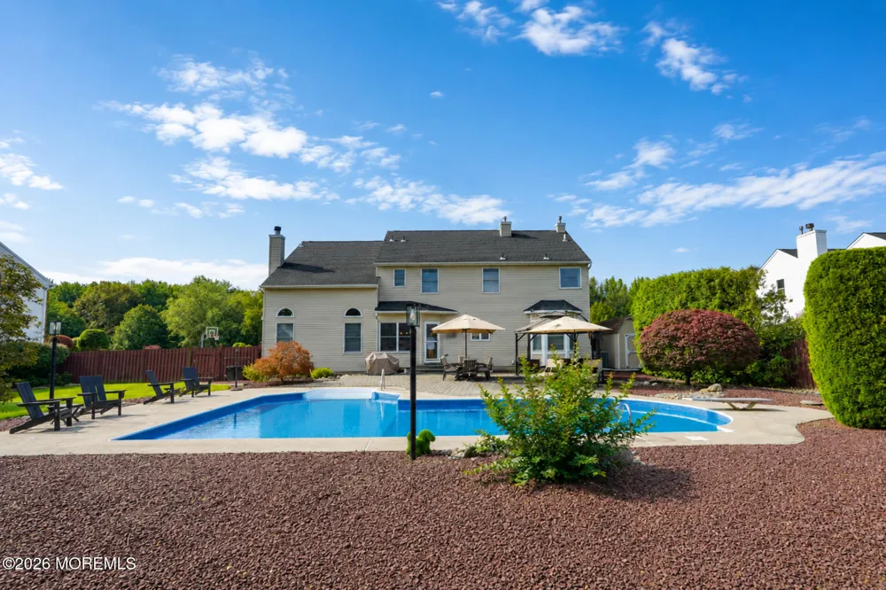 8 Alyssa Lane Manalapan, NJ 07726