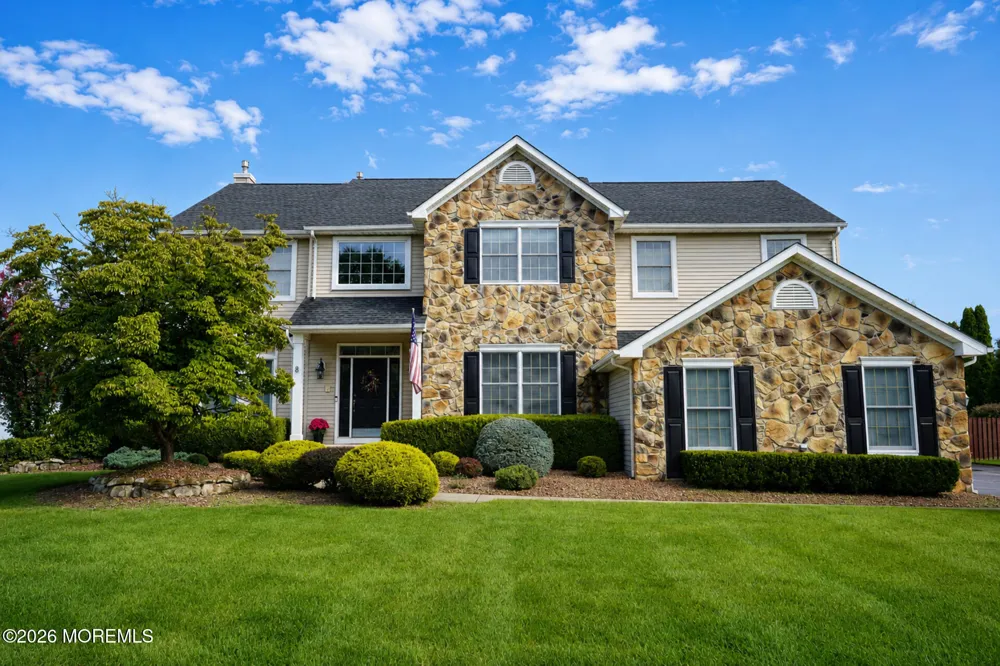 8 Alyssa Lane Manalapan, NJ 07726