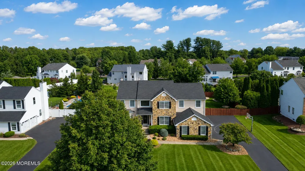 8 Alyssa Lane Manalapan, NJ 07726