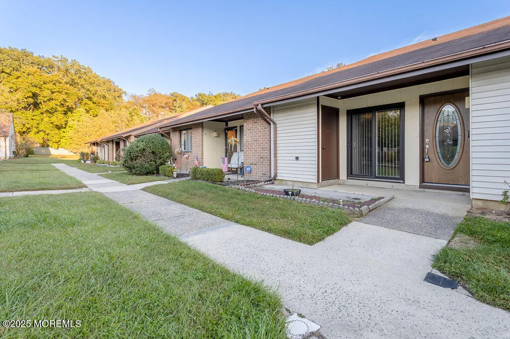 47 Wild Turkey Way #E Manalapan, NJ 07726