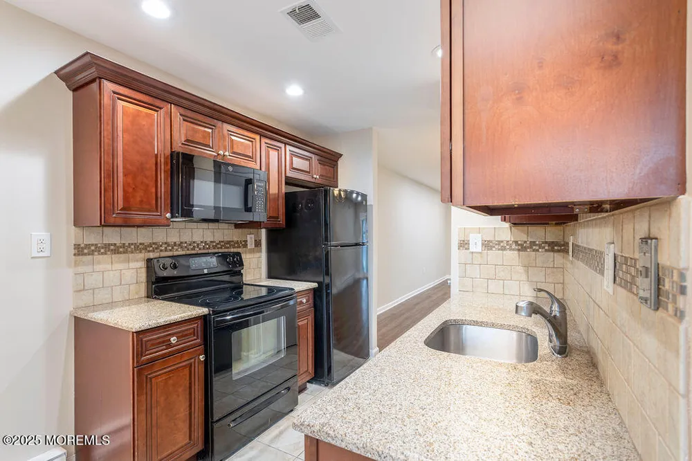 47 Wild Turkey Way #E Manalapan, NJ 07726