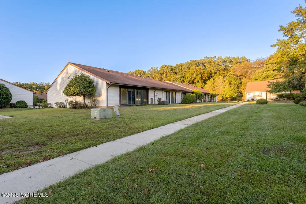 47 Wild Turkey Way #E Manalapan, NJ 07726