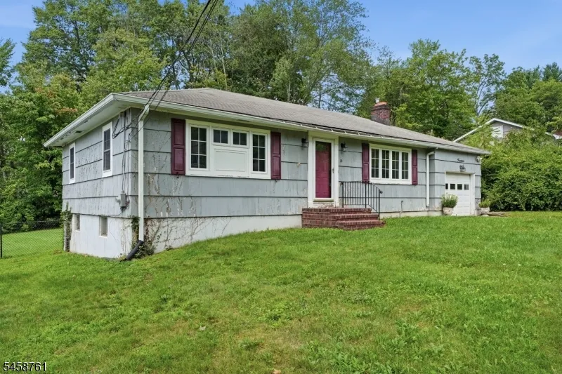 14 Ford Hill Rd Hanover, NJ 07981