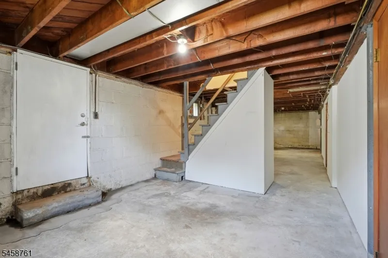14 Ford Hill Rd Hanover, NJ 07981
