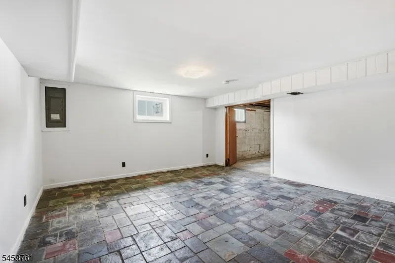 14 Ford Hill Rd Hanover, NJ 07981