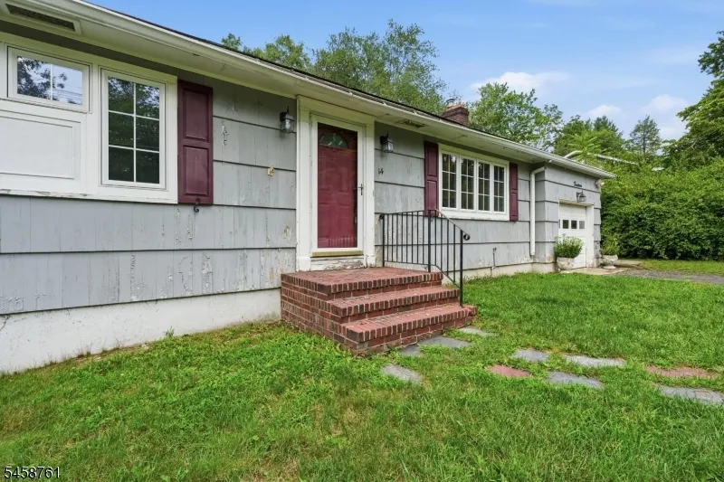 14 Ford Hill Rd Hanover, NJ 07981