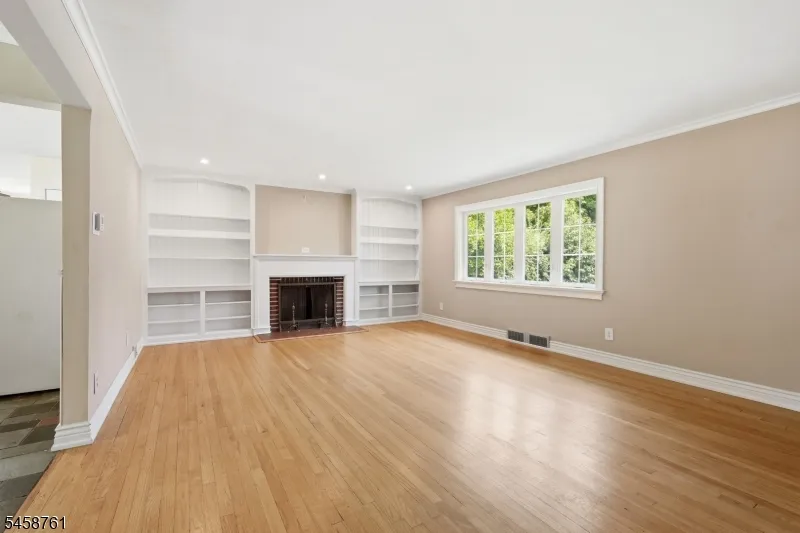 14 Ford Hill Rd Hanover, NJ 07981