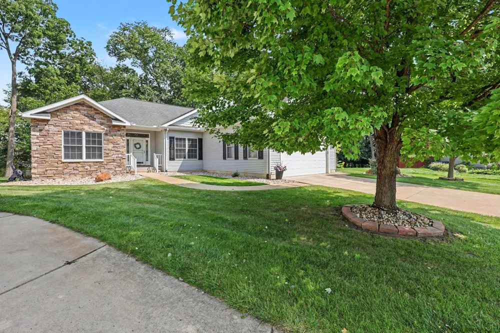 1172 Lexington Boulevard Jackson, MI 49201