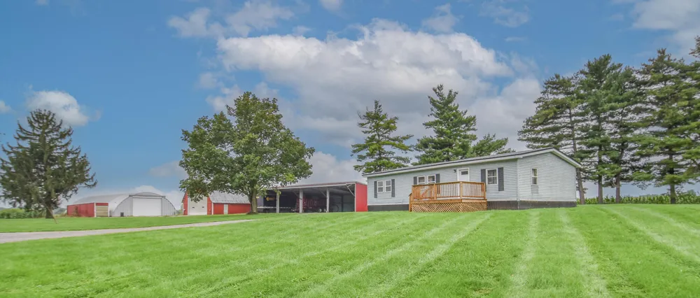 8820 S Lake Pleasant Road Hillsdale, MI 49242