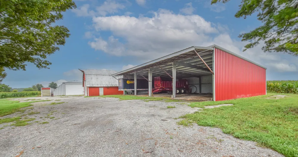 8820 S Lake Pleasant Road Hillsdale, MI 49242