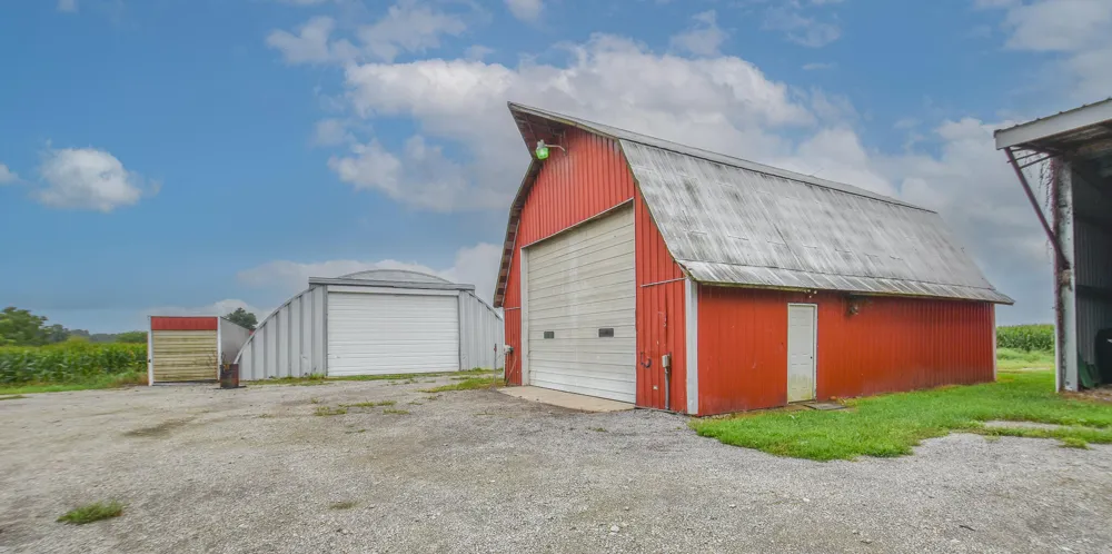 8820 S Lake Pleasant Road Hillsdale, MI 49242