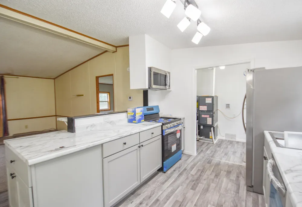 8820 S Lake Pleasant Road Hillsdale, MI 49242