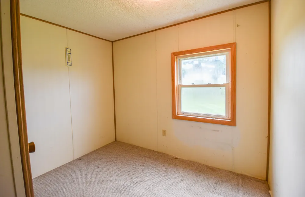 8820 S Lake Pleasant Road Hillsdale, MI 49242