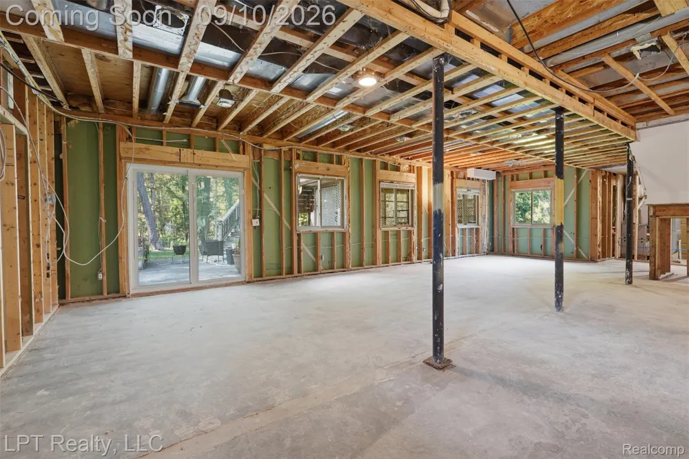 1419 Woodbridge Lane Wixom City, MI 48393