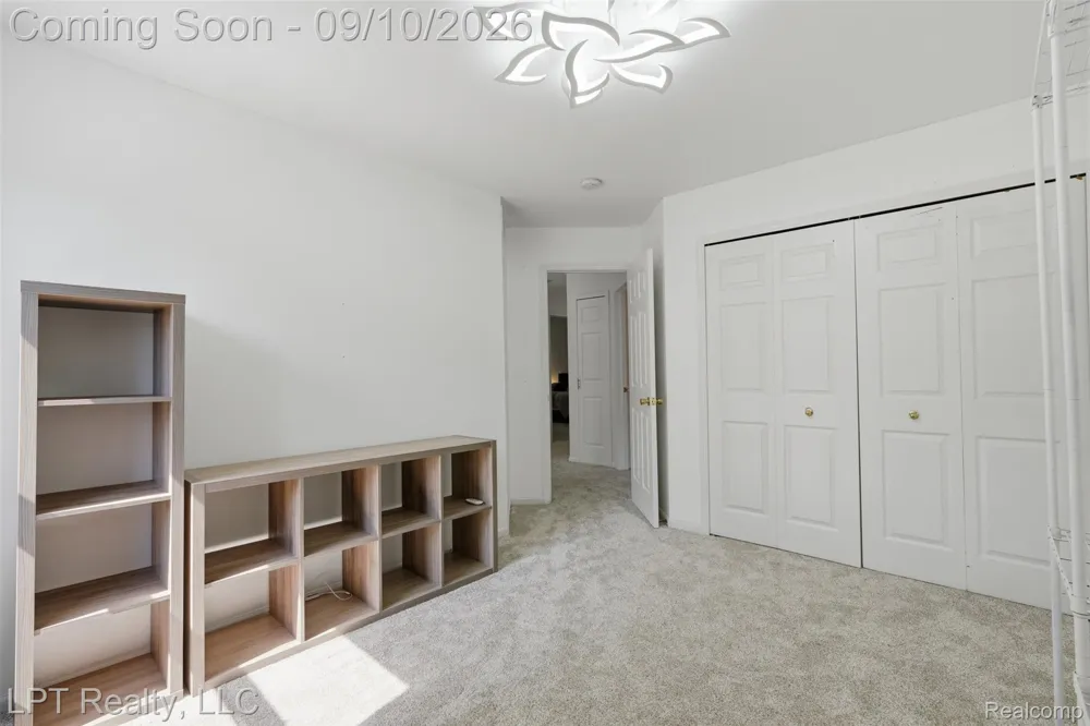 1419 Woodbridge Lane Wixom City, MI 48393