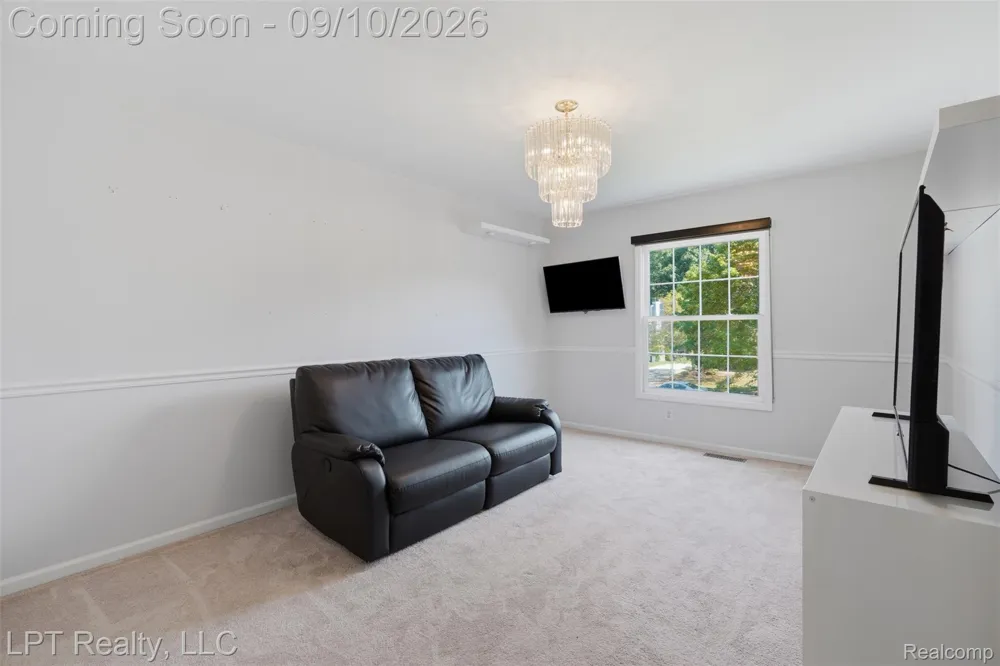 1419 Woodbridge Lane Wixom City, MI 48393