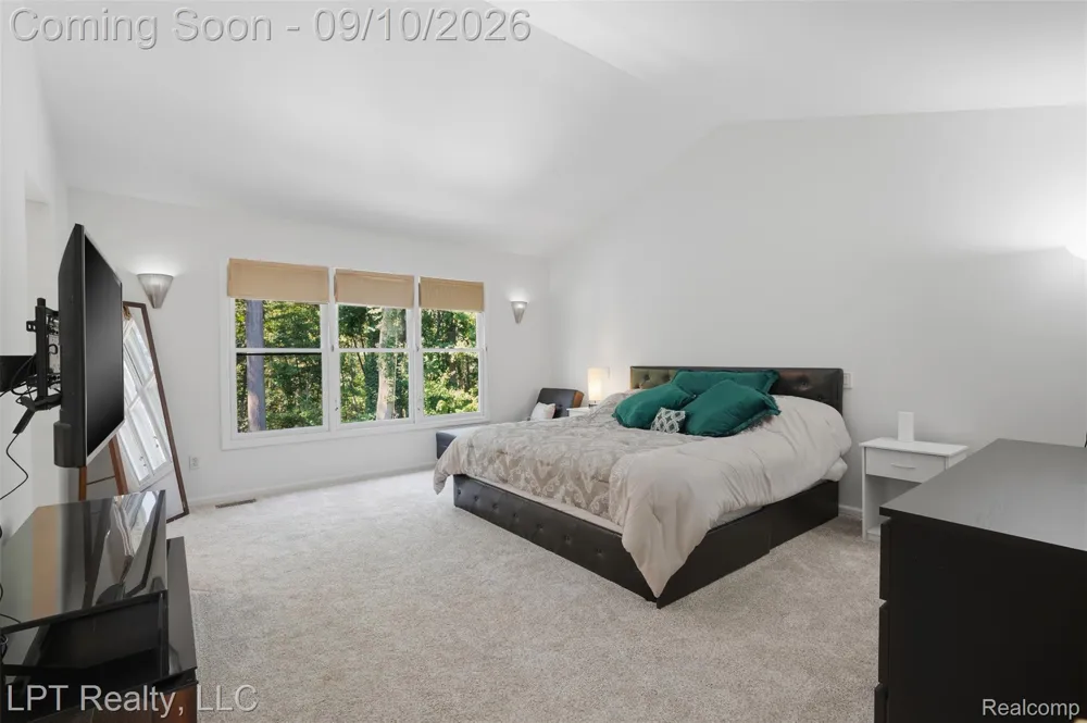 1419 Woodbridge Lane Wixom City, MI 48393