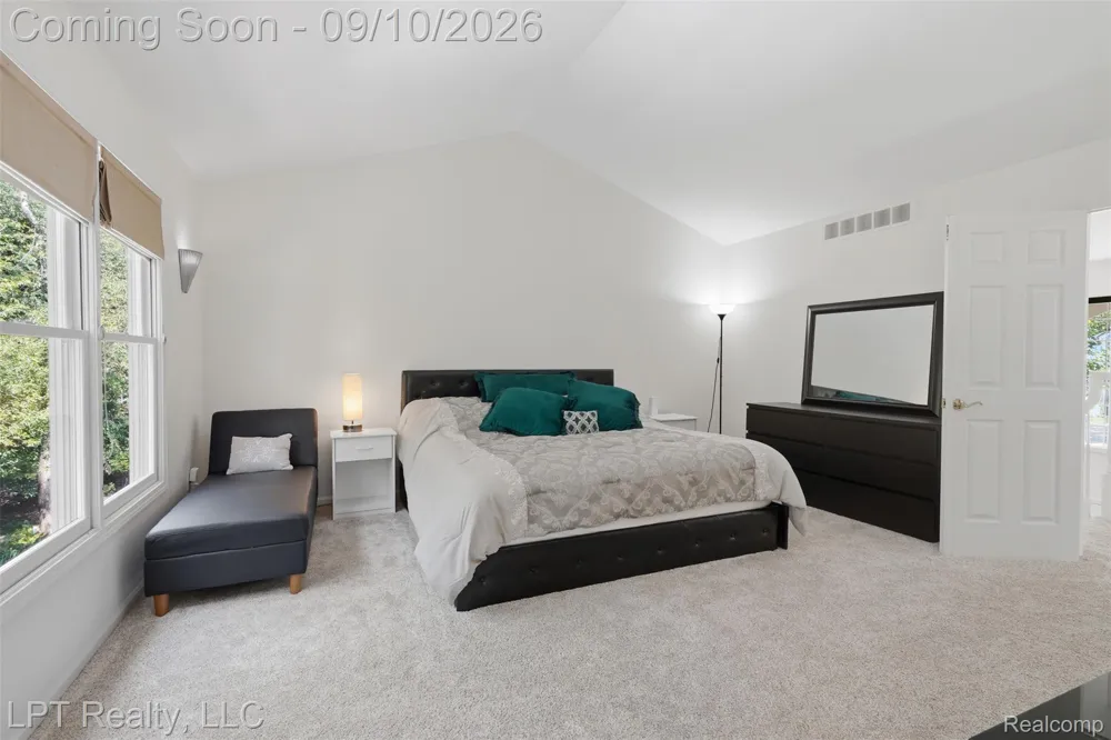 1419 Woodbridge Lane Wixom City, MI 48393